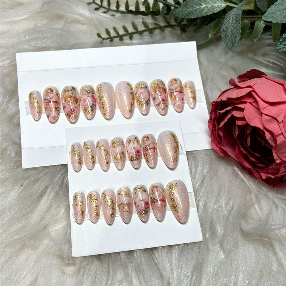 SALE!!!🚨🚨🚨🚨Handmade Press on nails. Vintage design.